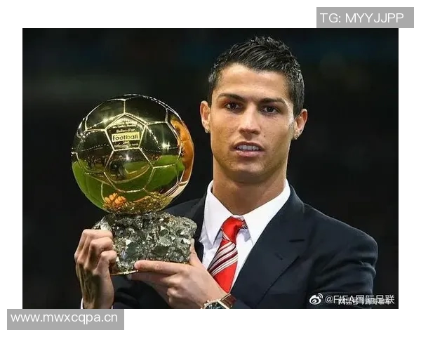 帕利尼亚反击卡拉格批评称其靠贬低他人谋生无视C罗成就